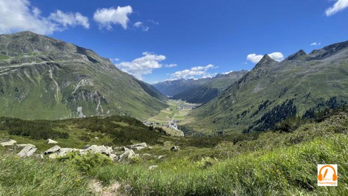 Ausblick vom Klettersteig Little Ballun auf Galtür und das Paznauntal. (Foto: Valerie Wagner)